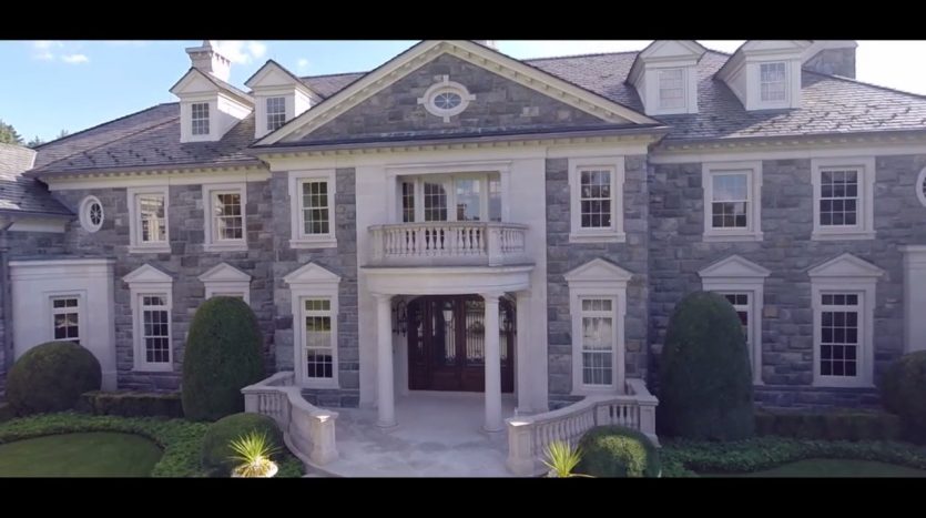 The Stone Mansion, casas espectaculares filmadas con drones de última generación. ¡Vende, Compra y Alquila Tu Propiedad con REPLUS®!