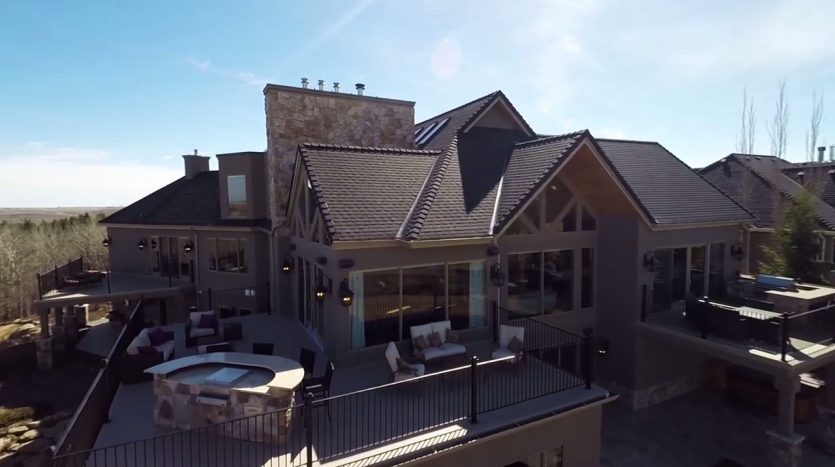 La Colina, casas espectaculares filmadas con drones de última generación. ¡Vende, Compra y Alquila Tu Propiedad con REPLUS®!